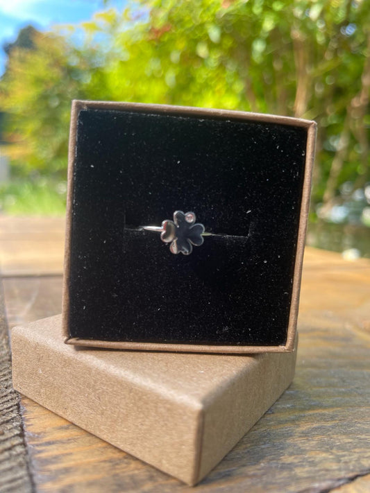 Anello QUADRIFOGLIO con zircone argento